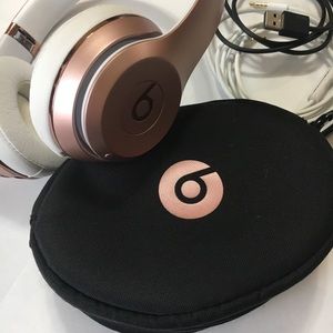 rose gold wireless beats solo3